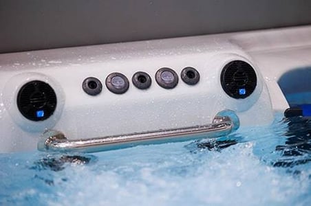 TidalFit-swim-spas-grab-rails-feature